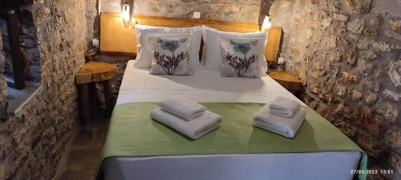 Αυθεντικό Πετρινο Στην Ναύπακτο Apartment Nafpaktos Ngoại thất bức ảnh