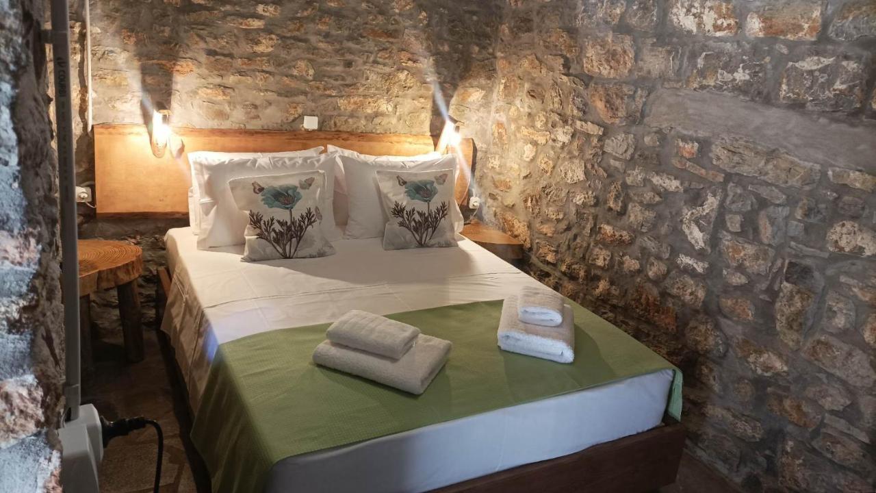 Αυθεντικό Πετρινο Στην Ναύπακτο Apartment Nafpaktos Ngoại thất bức ảnh